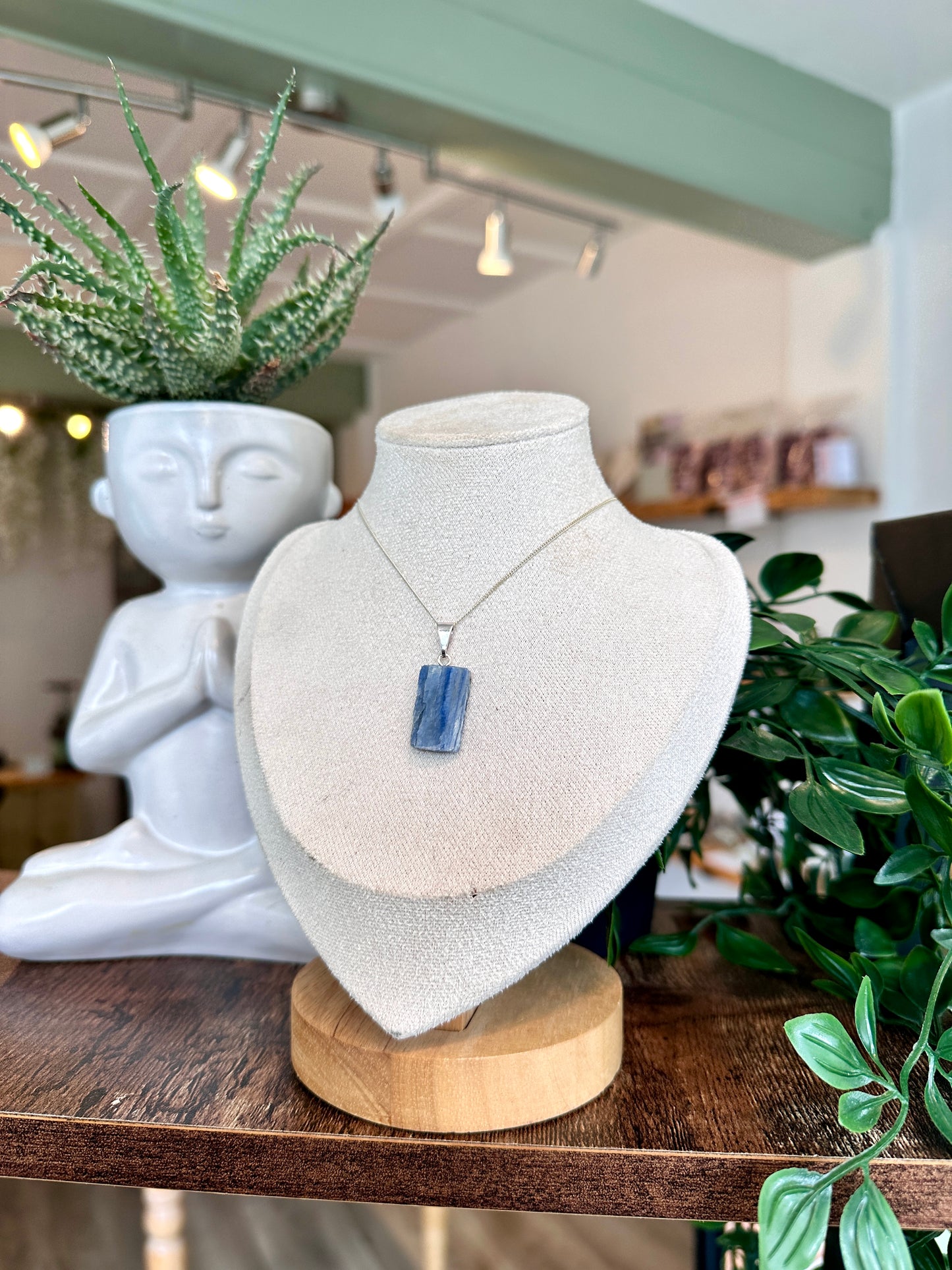 'Silver Luxe Collection' Blue Kyanite Necklace