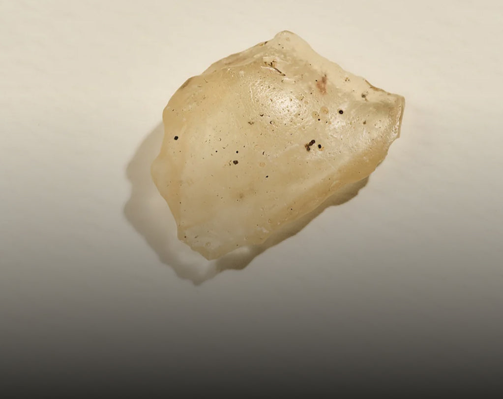Raw Crystals & Tektites